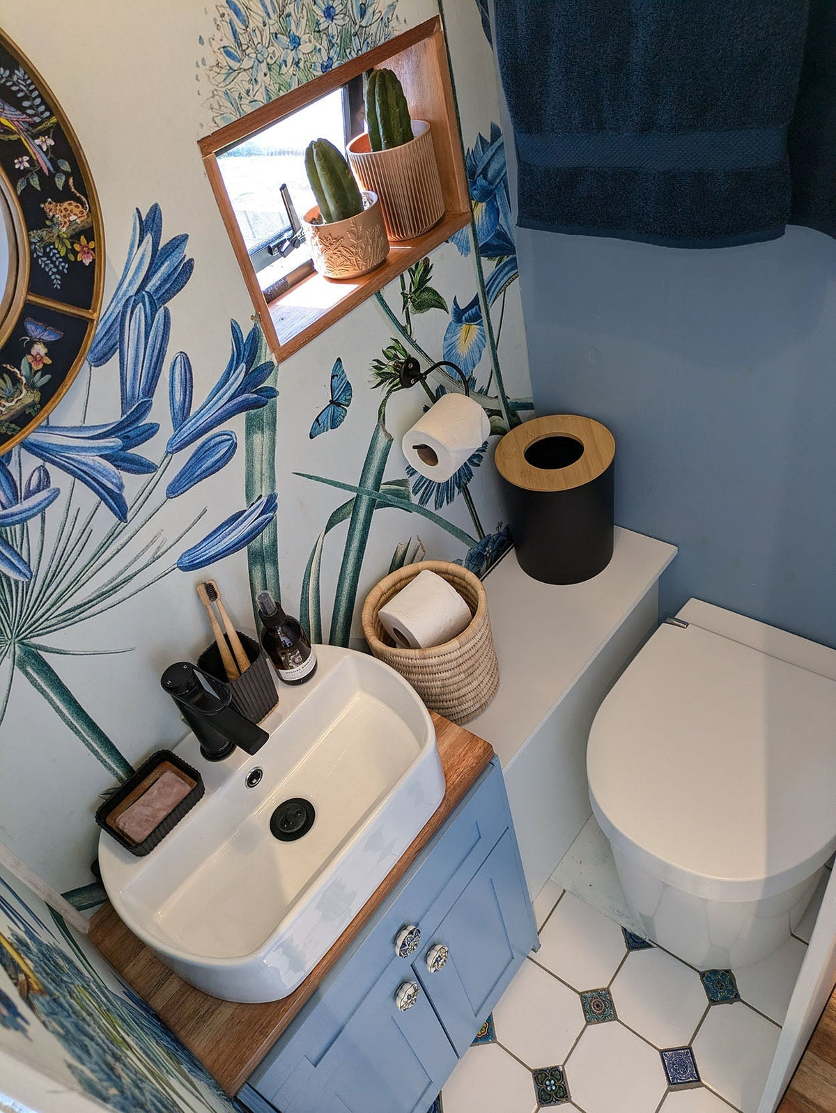 Separett Tiny with Urine Tube Composting Toilet